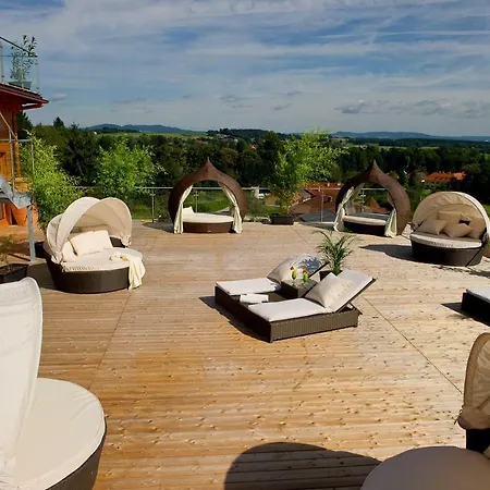 Отель Winzer Wellness & Kuscheln 4*