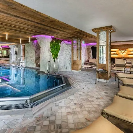 Winzer Wellness & Kuscheln 酒店 4*